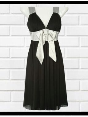 SPEECHLESS Beautiful Black Cocktail Dress with Gray Satin Straps/Bow in Front